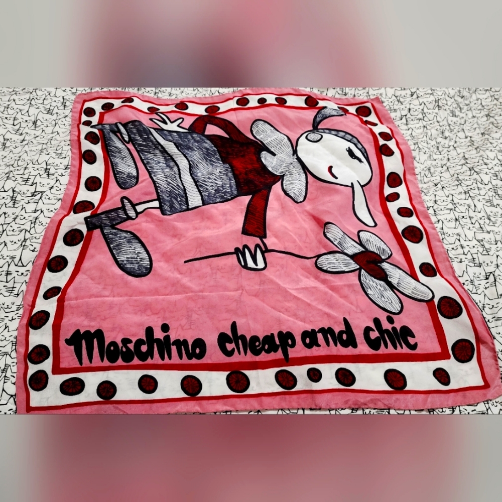 Moschino Silk Scarf. Pink.